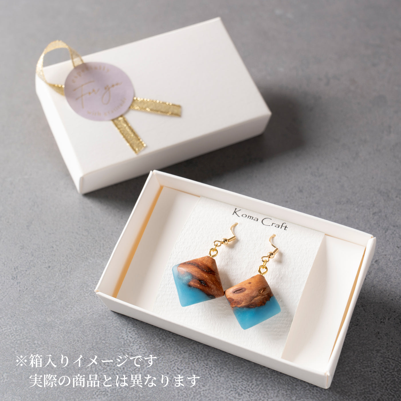 <1点もの>【KomaCraft】ピアス(フックピアス) 黒檀×レジン (赤)