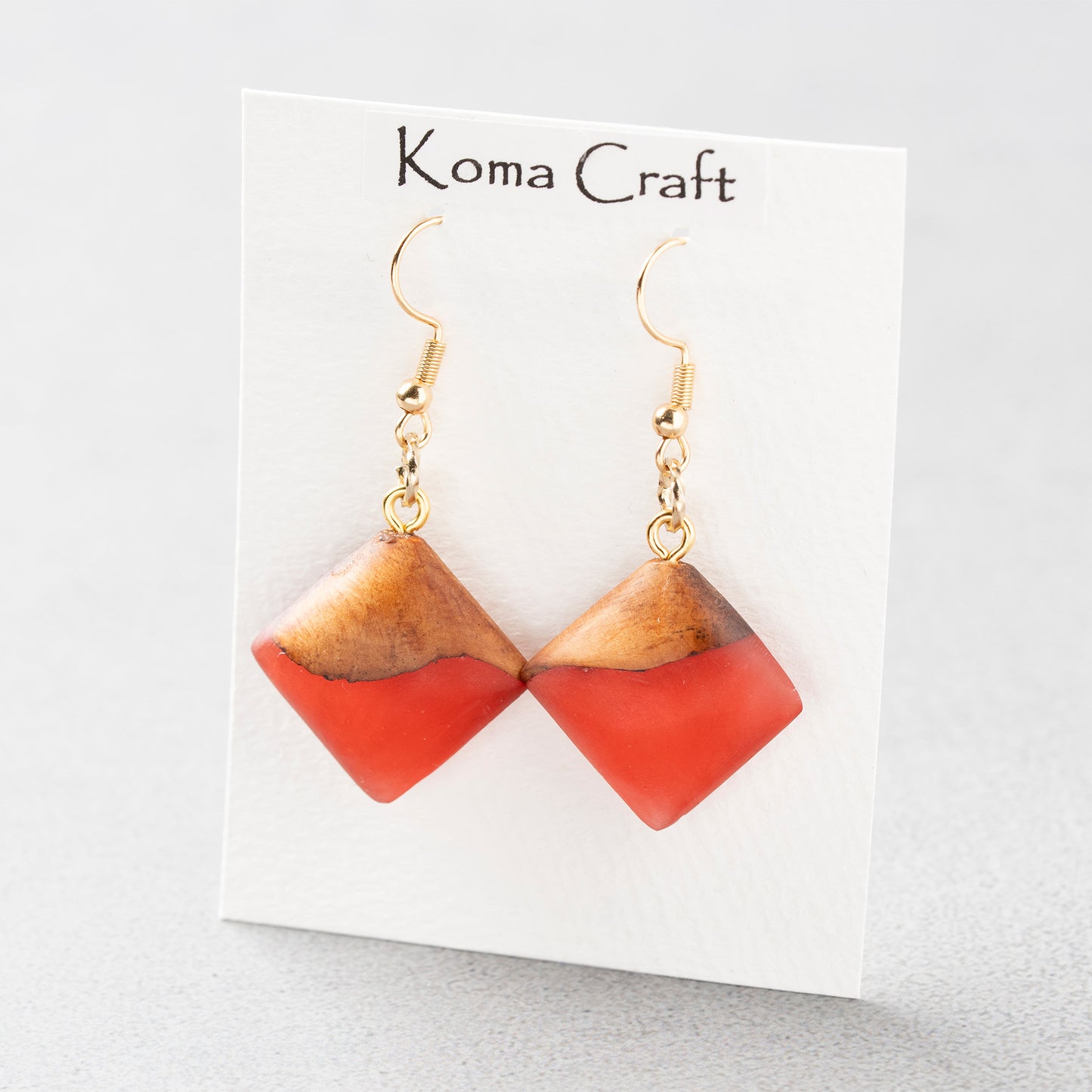 <1点もの>【KomaCraft】ピアス(フックピアス)　瘤杢×レジン　 (赤)