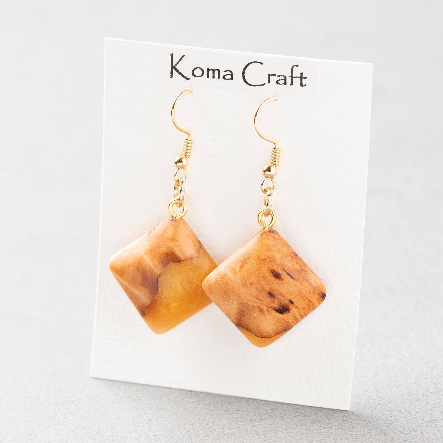 <1点もの>【KomaCraft】ピアス(フックピアス)　瘤杢×レジン　 (黄色)