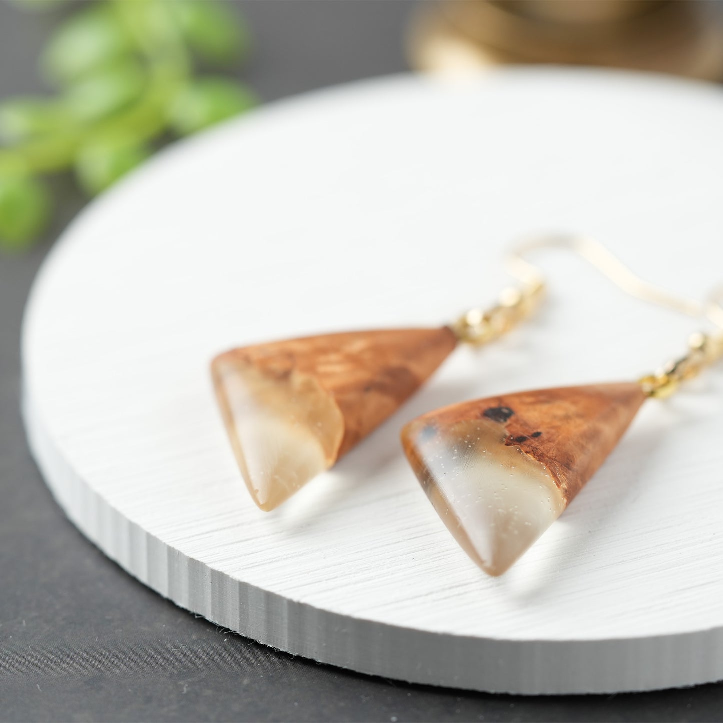 <1点もの>【KomaCraft】ピアス(フックピアス)　瘤杢×レジン　 (デルタ型・クリア)