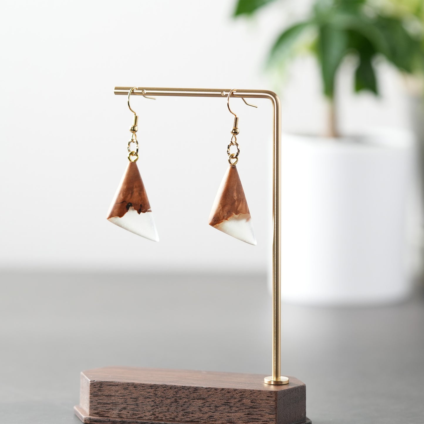 <1点もの>【KomaCraft】ピアス(フックピアス)　瘤杢×レジン　 (デルタ型・クリア)