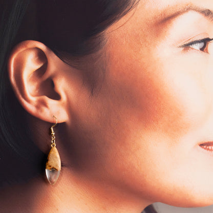 <1点もの>【KomaCraft】ピアス(フックピアス)　瘤杢×レジン　 (ドロップ型・クリア)