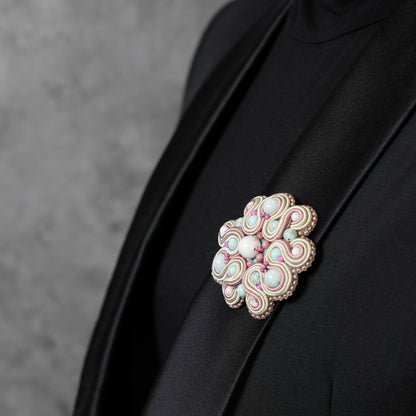 <1点もの>【Atelier BIO】ブローチ｜ クラシカルソウタシエ刺繍ブローチ ターコイズ×ハウライト×ロードナイト