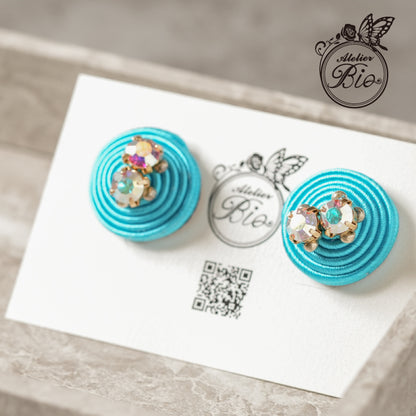 <1点もの>【Atelier BIO】ソウタシエピアス｜鮮やかなマリンブルー×虹色に輝くオパールジルコニア＆パール