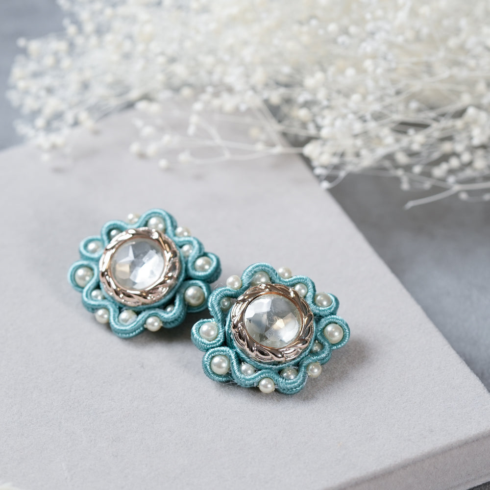 <1点もの>【Atelier BIO】ミニブローチ2個セット｜クラシカルソウタシエ刺繍 ミントブルー×パール【ペアセット】