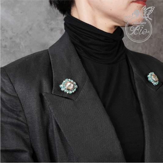 <1点もの>【Atelier BIO】ミニブローチ2個セット｜クラシカルソウタシエ刺繍 ミントブルー×パール【ペアセット】