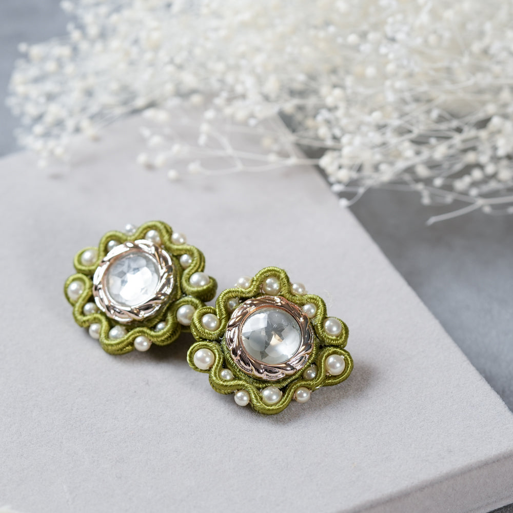 <1点もの>【Atelier BIO】ミニブローチ2個セット｜クラシカルソウタシエ刺繍 ピスタチオグリーン×パール【ペアセット】