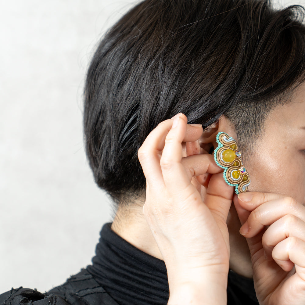 <1点もの>【Atelier BIO】ソウタシエ大振りピアス｜イエローメノウ×ジルコニア(アイシーブルー）