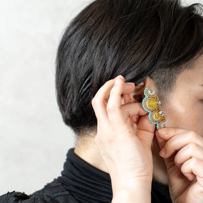 <1点もの>【Atelier BIO】ソウタシエ大振りピアス｜イエローメノウ×ジルコニア(アイシーブルー）