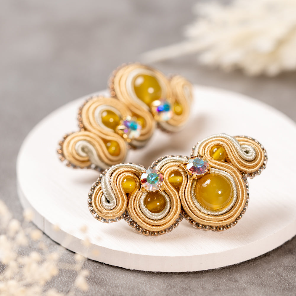 <1点もの>【Atelier BIO】ソウタシエ大振りピアス｜イエローメノウ×ジルコニア (シャンパンゴールド)