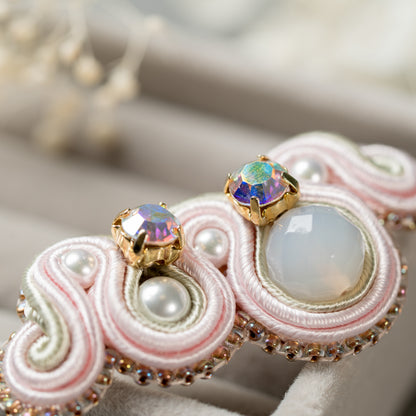 <1点もの>【Atelier BIO】ソウタシエ大振りピアス｜ローズクォーツ×パール×ジルコニア (ベビーピンク)