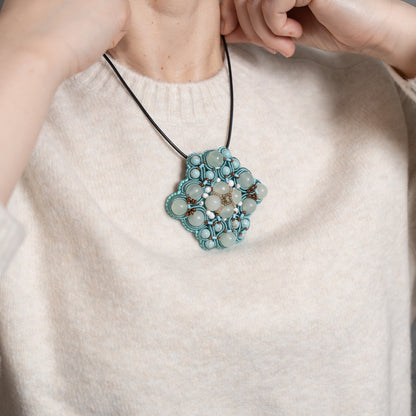 <1点もの>【Atelier BIO】ネックレス｜エキゾチックソウタシエ刺繍ネックレス グリーンカルセドニー×ターコイズ×ハウライト