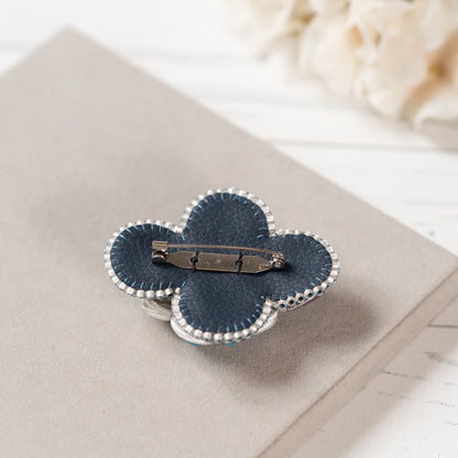 【Atelier BIO】ブローチ｜オーシャンブルーソウタシ刺繍ブローチ ターコイズ×ハウライト
