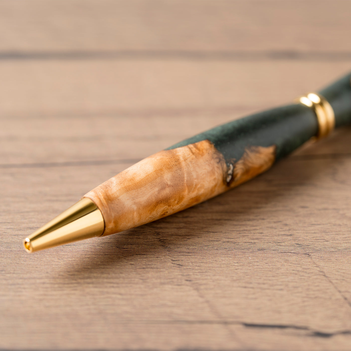 <1点もの>【KomaCraft】ボールペン　プレジデント　瘤杢×レジン(深緑)