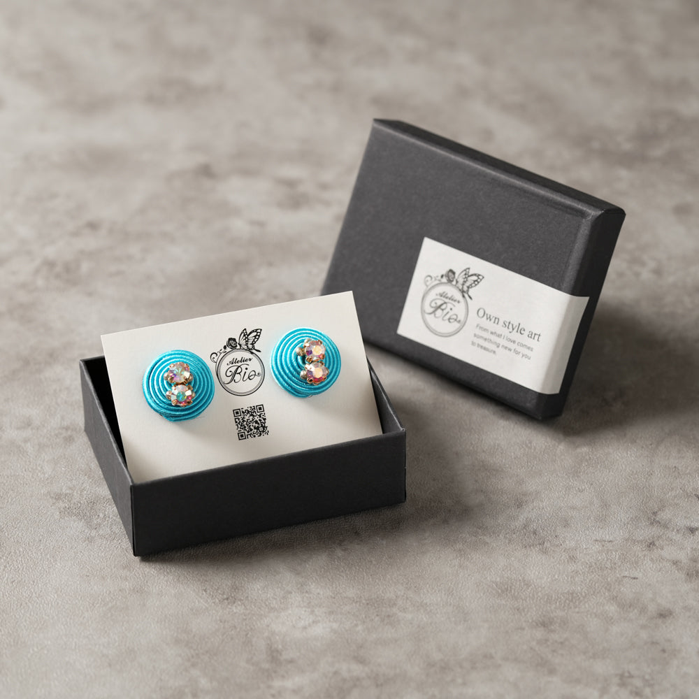 <1点もの>【Atelier BIO】ソウタシエピアス｜鮮やかなマリンブルー×虹色に輝くオパールジルコニア＆パール