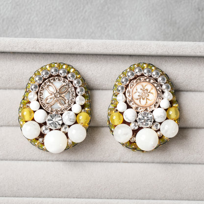 <1点もの>【Atelier BIO】ピアス｜ クラシカル刺繍ピアス マザーオブパール×ハウライト⑩