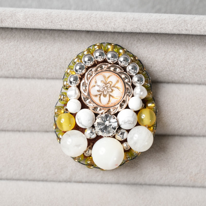 <1点もの>【Atelier BIO】ピアス｜ クラシカル刺繍ピアス マザーオブパール×ハウライト⑩