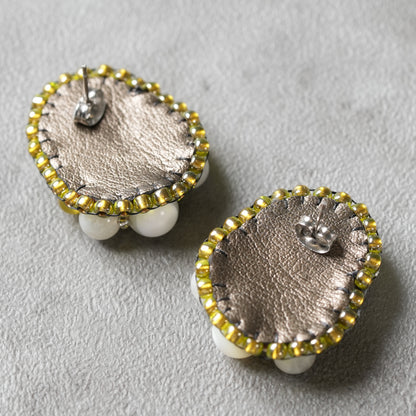 <1点もの>【Atelier BIO】ピアス｜ クラシカル刺繍ピアス マザーオブパール×ハウライト⑩