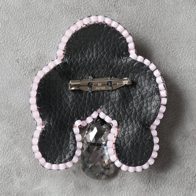 <1点もの>【Atelier BIO】ブローチ｜ 大人ガーリーソウタシエ刺繍ブローチ オニキス×パール×スワロフスキー⑲