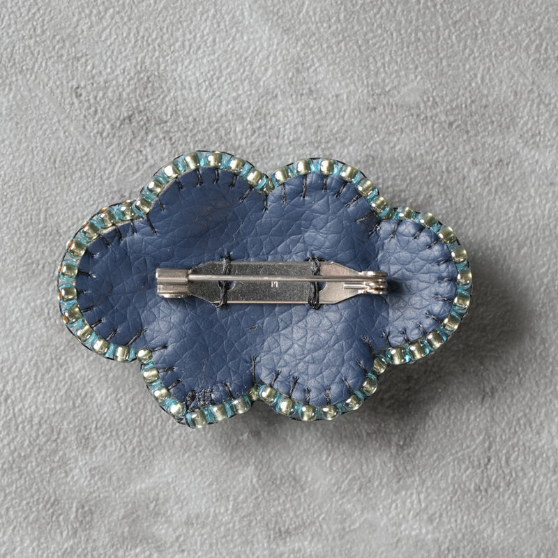 <1点もの>【Atelier BIO】ブローチ｜ 小ぶりで上品ソウタシエ刺繍ブローチ ターコイズ×カルセドニー⑳