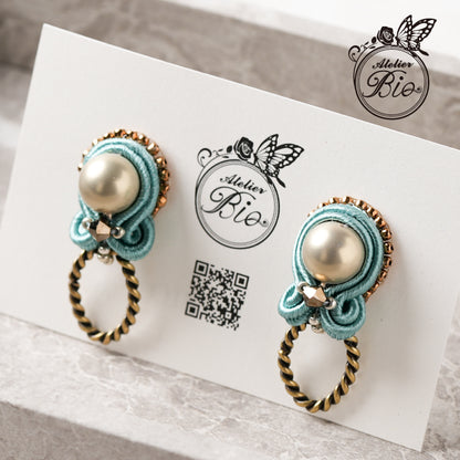 <1点もの>【Atelier BIO】ピアス｜ ソウタシエ刺繍ピアス 淡水パール×メタルビーズ⑮
