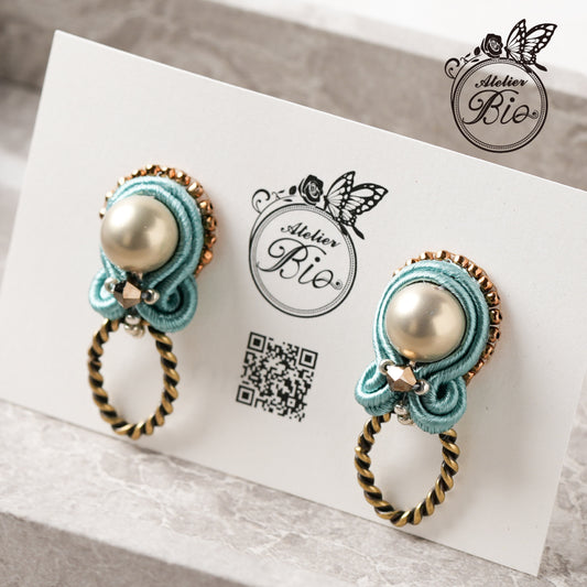 <1点もの>【Atelier BIO】ピアス｜ ソウタシエ刺繍ピアス 淡水パール×メタルビーズ⑮